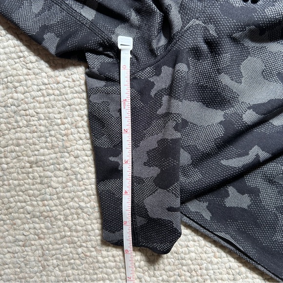 Lululemon lined shorts - Picture 5 of 7